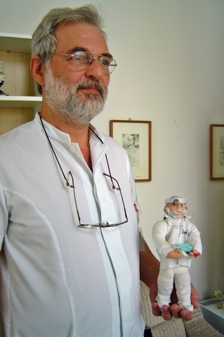 Dr. Kiss Sándor és a képmása